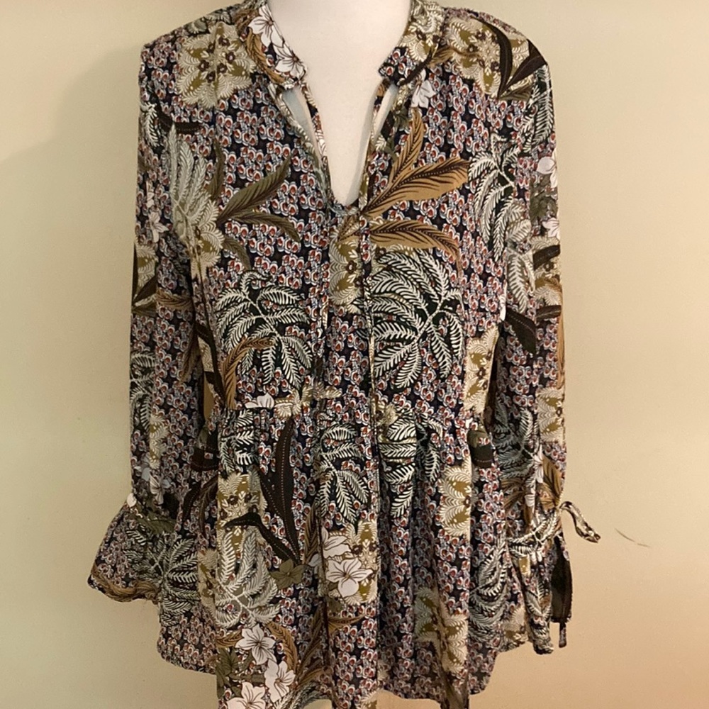 NWOT Molly Bracken Blouse Size M